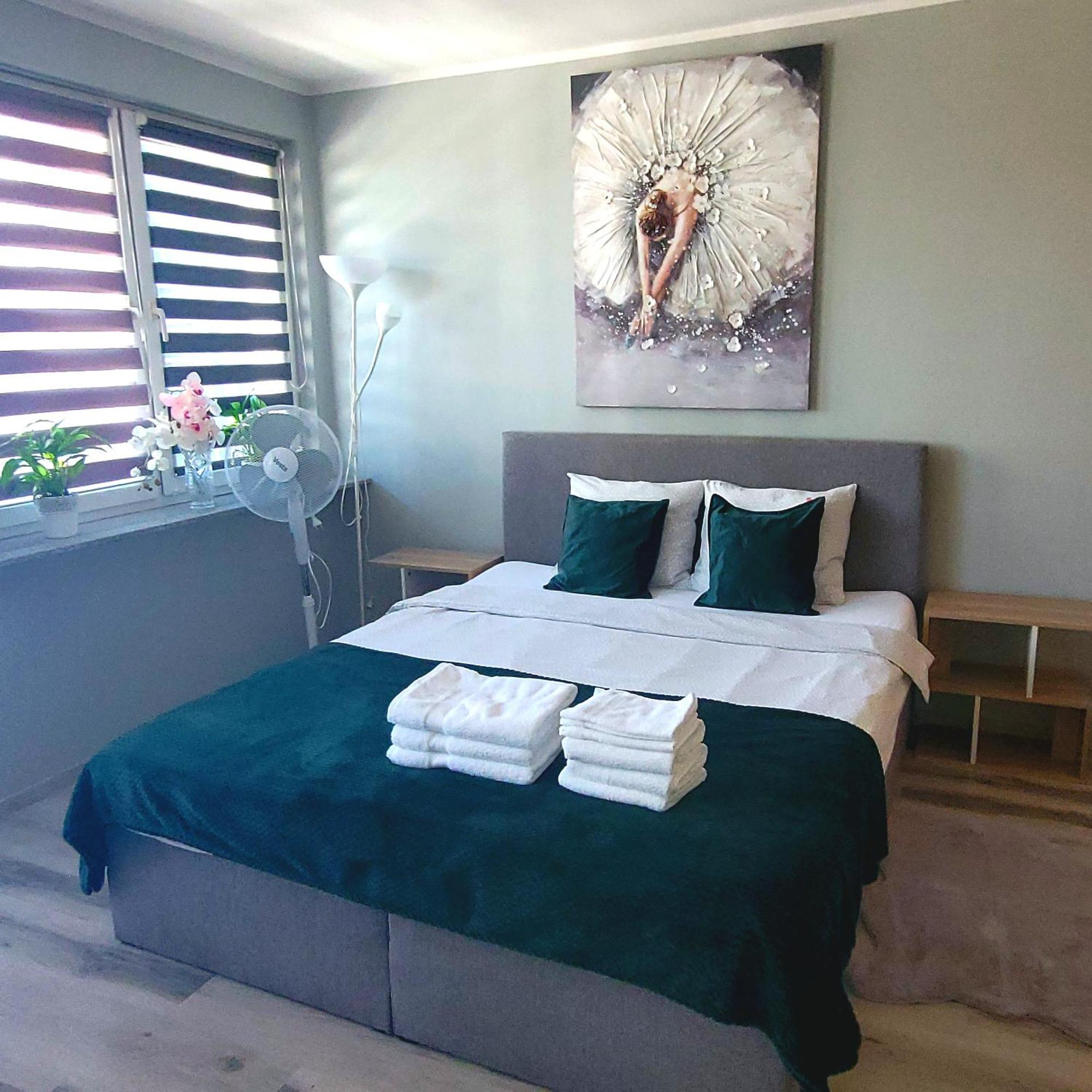 Apartament Centrum Chmielna Варшава Екстер'єр фото